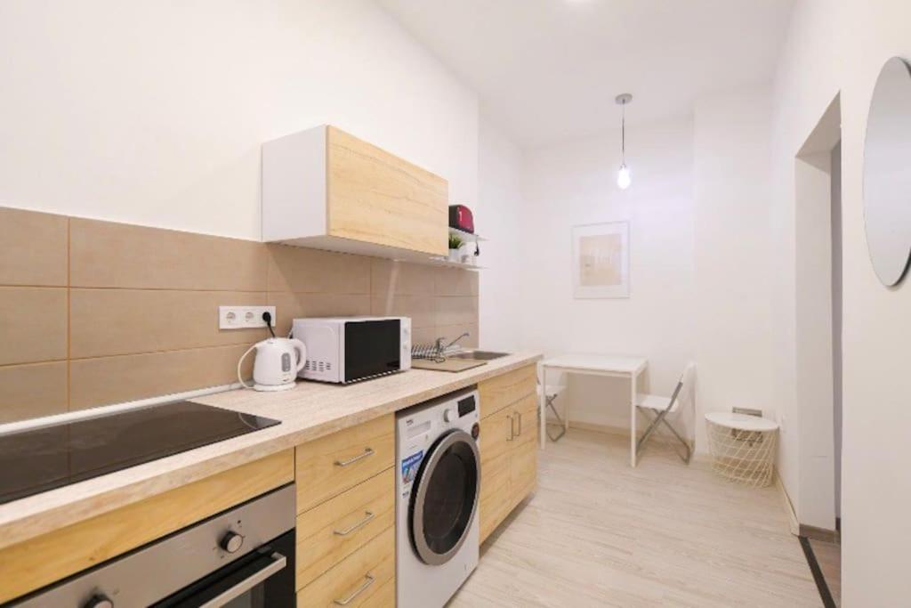 2 Bedroom Flat In Nyar Str., Boutique Будапешт Екстер'єр фото
